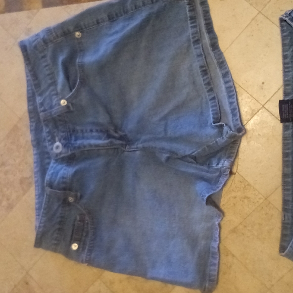 Faded Glory Shorts womans size 6 - Picture 4 of 9